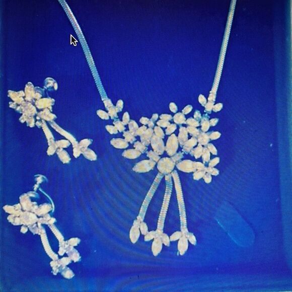 Vintage1950 Eisenberg Crystal 'Ice' Collection Necklace and Screw Back Earrings - Picture 1 of 8